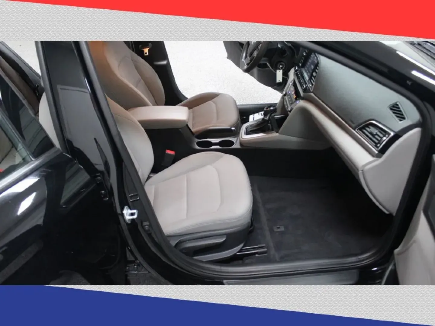 2018 Hyundai Elantra Limited (5NPD84LF3JH) with an 1.8L L4 DOHC 16V engine, 6A transmission, located at 5170 N La Cholla Blvd, Tucson, AZ, 85705, (520) 989-0282, 32.228245, -111.011742 - Are you ready to elevate your daily commute or weekend adventures? Look no further than Goliath Auto Sales in Tucson, AZ, where we proudly offer quality used vehicles that cater to every lifestyle. Nestled conveniently at 5170 N La Cholla Blvd, Tucson, AZ 85705, our pre-owned dealership is your go-t - Photo#25