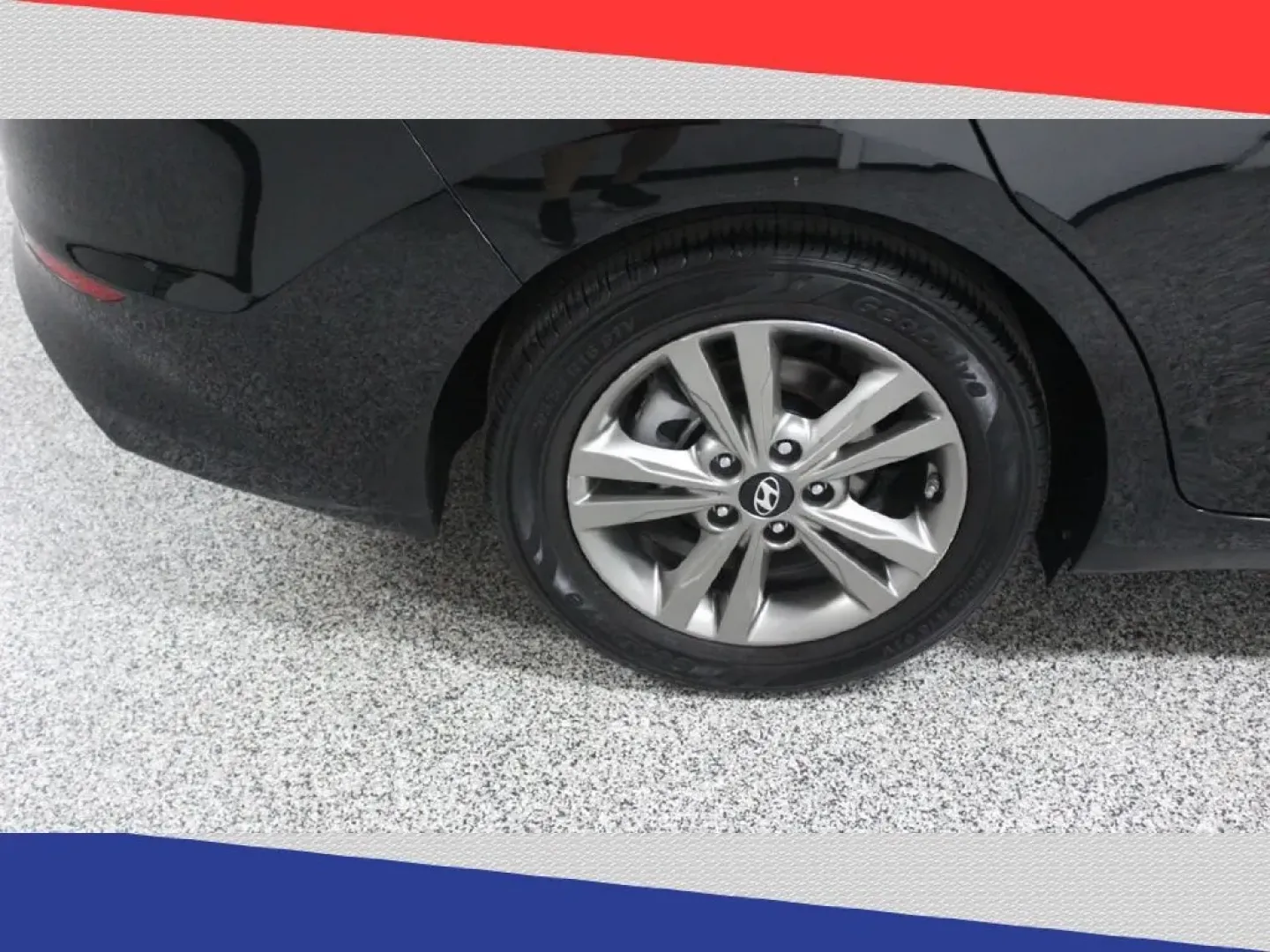 2018 Hyundai Elantra Limited (5NPD84LF3JH) with an 1.8L L4 DOHC 16V engine, 6A transmission, located at 5170 N La Cholla Blvd, Tucson, AZ, 85705, (520) 989-0282, 32.228245, -111.011742 - Are you ready to elevate your daily commute or weekend adventures? Look no further than Goliath Auto Sales in Tucson, AZ, where we proudly offer quality used vehicles that cater to every lifestyle. Nestled conveniently at 5170 N La Cholla Blvd, Tucson, AZ 85705, our pre-owned dealership is your go-t - Photo#32