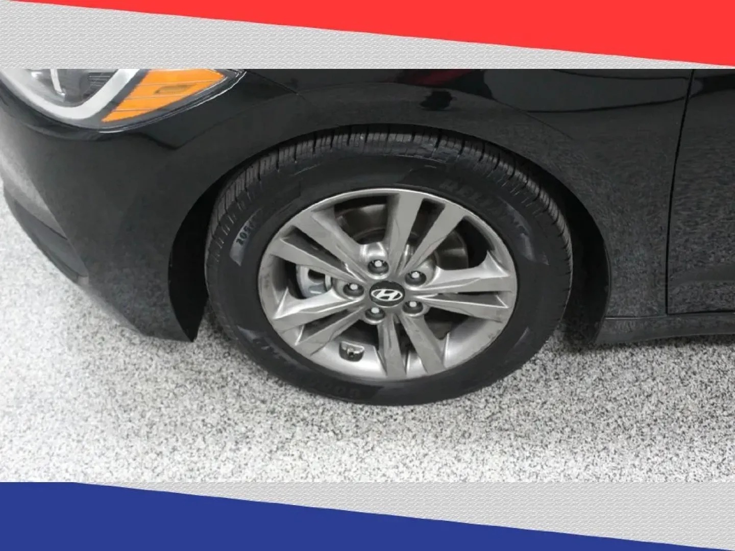 2018 Hyundai Elantra Limited (5NPD84LF3JH) with an 1.8L L4 DOHC 16V engine, 6A transmission, located at 5170 N La Cholla Blvd, Tucson, AZ, 85705, (520) 989-0282, 32.228245, -111.011742 - Are you ready to elevate your daily commute or weekend adventures? Look no further than Goliath Auto Sales in Tucson, AZ, where we proudly offer quality used vehicles that cater to every lifestyle. Nestled conveniently at 5170 N La Cholla Blvd, Tucson, AZ 85705, our pre-owned dealership is your go-t - Photo#34