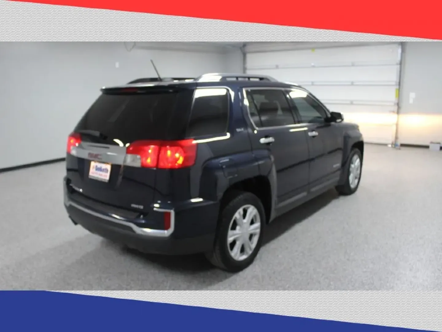 2017 GMC Terrain SLT AWD (2GKFLUEK8H6) with an 2.4L L4 DOHC 16V engine, 6A transmission, located at 5170 N La Cholla Blvd, Tucson, AZ, 85705, (520) 989-0282, 32.228245, -111.011742 - Experience the freedom of adventure with the 2017 GMC Terrain, the ultimate SUV for those who crave both comfort and capability. Whether you're a family looking for a reliable vehicle for school runs and weekend getaways or a commuter ready to tackle city traffic with ease, this pre-owned SUV is tai - Photo#2