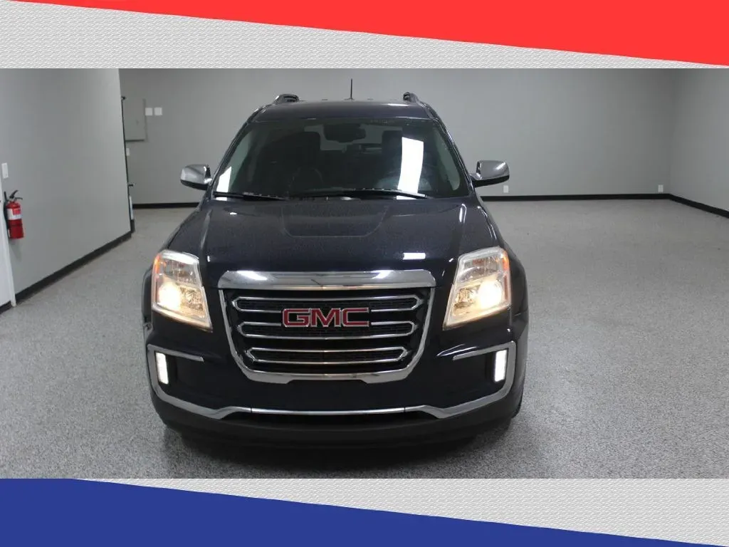 2017 GMC Terrain SLT AWD (2GKFLUEK8H6) with an 2.4L L4 DOHC 16V engine, 6A transmission, located at 5170 N La Cholla Blvd, Tucson, AZ, 85705, (520) 989-0282, 32.228245, -111.011742 - Experience the freedom of adventure with the 2017 GMC Terrain, the ultimate SUV for those who crave both comfort and capability. Whether you're a family looking for a reliable vehicle for school runs and weekend getaways or a commuter ready to tackle city traffic with ease, this pre-owned SUV is tai - Photo#7