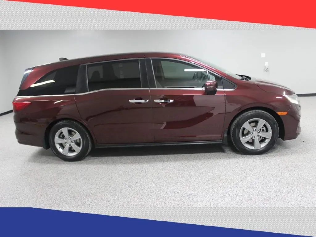 2018 Honda Odyssey EXR (5FNRL6H76JB) with an 3.5L V6 SOHC 24V engine, 6A transmission, located at 5170 N La Cholla Blvd, Tucson, AZ, 85705, (520) 989-0282, 32.228245, -111.011742 - **Discover the Ideal Family Adventure with the 2018 Honda Odyssey at Goliath Auto Sales!**<br /> <br /> Are you looking for a reliable and spacious vehicle that can comfortably accommodate your growing family while providing the ultimate convenience for your everyday adventures? Look no further than - Photo#1
