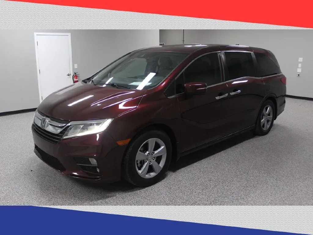 2018 Honda Odyssey EXR (5FNRL6H76JB) with an 3.5L V6 SOHC 24V engine, 6A transmission, located at 5170 N La Cholla Blvd, Tucson, AZ, 85705, (520) 989-0282, 32.228245, -111.011742 - **Discover the Ideal Family Adventure with the 2018 Honda Odyssey at Goliath Auto Sales!**<br /> <br /> Are you looking for a reliable and spacious vehicle that can comfortably accommodate your growing family while providing the ultimate convenience for your everyday adventures? Look no further than - Photo#5