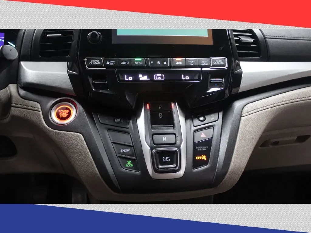 2018 Honda Odyssey EXR (5FNRL6H76JB) with an 3.5L V6 SOHC 24V engine, 6A transmission, located at 5170 N La Cholla Blvd, Tucson, AZ, 85705, (520) 989-0282, 32.228245, -111.011742 - **Discover the Ideal Family Adventure with the 2018 Honda Odyssey at Goliath Auto Sales!**<br /> <br /> Are you looking for a reliable and spacious vehicle that can comfortably accommodate your growing family while providing the ultimate convenience for your everyday adventures? Look no further than - Photo#18