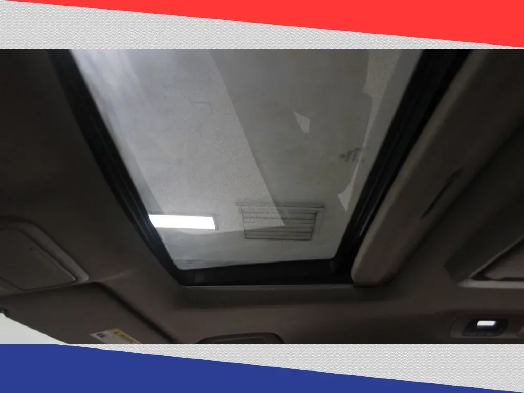 2018 Honda Odyssey EXR (5FNRL6H76JB) with an 3.5L V6 SOHC 24V engine, 6A transmission, located at 5170 N La Cholla Blvd, Tucson, AZ, 85705, (520) 989-0282, 32.228245, -111.011742 - **Discover the Ideal Family Adventure with the 2018 Honda Odyssey at Goliath Auto Sales!**<br /> <br /> Are you looking for a reliable and spacious vehicle that can comfortably accommodate your growing family while providing the ultimate convenience for your everyday adventures? Look no further than - Photo#21