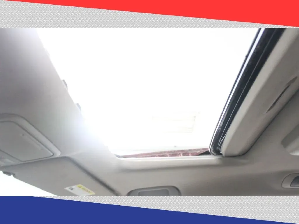 2018 Honda Odyssey EXR (5FNRL6H76JB) with an 3.5L V6 SOHC 24V engine, 6A transmission, located at 5170 N La Cholla Blvd, Tucson, AZ, 85705, (520) 989-0282, 32.228245, -111.011742 - **Discover the Ideal Family Adventure with the 2018 Honda Odyssey at Goliath Auto Sales!**<br /> <br /> Are you looking for a reliable and spacious vehicle that can comfortably accommodate your growing family while providing the ultimate convenience for your everyday adventures? Look no further than - Photo#22