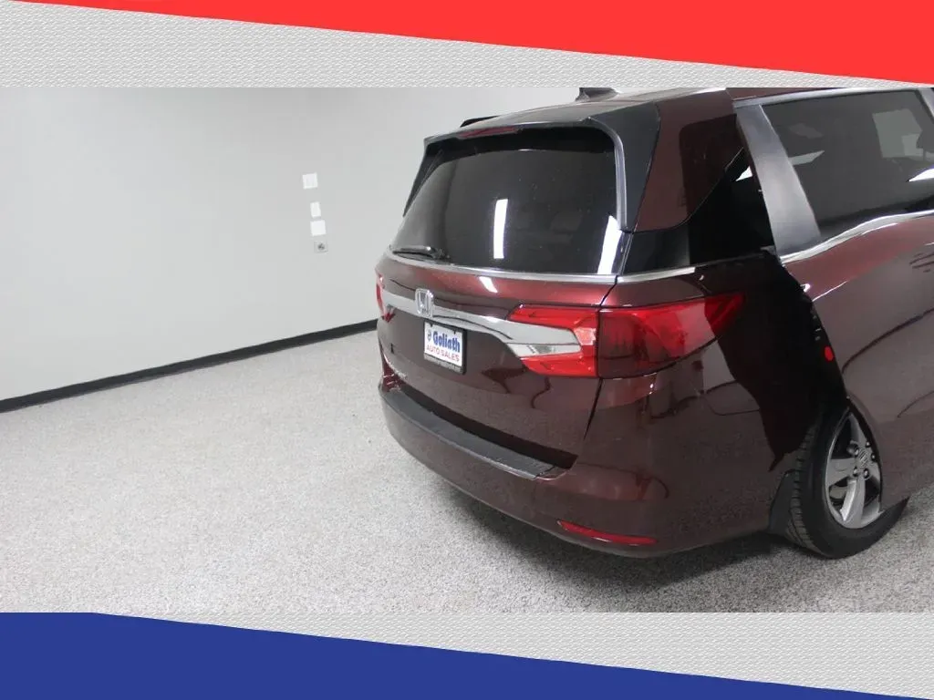 2018 Honda Odyssey EXR (5FNRL6H76JB) with an 3.5L V6 SOHC 24V engine, 6A transmission, located at 5170 N La Cholla Blvd, Tucson, AZ, 85705, (520) 989-0282, 32.228245, -111.011742 - **Discover the Ideal Family Adventure with the 2018 Honda Odyssey at Goliath Auto Sales!**<br /> <br /> Are you looking for a reliable and spacious vehicle that can comfortably accommodate your growing family while providing the ultimate convenience for your everyday adventures? Look no further than - Photo#28