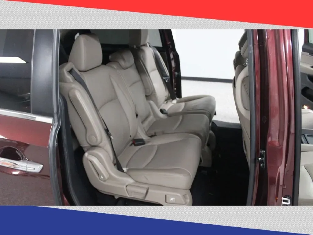 2018 Honda Odyssey EXR (5FNRL6H76JB) with an 3.5L V6 SOHC 24V engine, 6A transmission, located at 5170 N La Cholla Blvd, Tucson, AZ, 85705, (520) 989-0282, 32.228245, -111.011742 - **Discover the Ideal Family Adventure with the 2018 Honda Odyssey at Goliath Auto Sales!**<br /> <br /> Are you looking for a reliable and spacious vehicle that can comfortably accommodate your growing family while providing the ultimate convenience for your everyday adventures? Look no further than - Photo#30