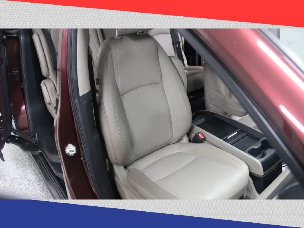 2018 Honda Odyssey EXR (5FNRL6H76JB) with an 3.5L V6 SOHC 24V engine, 6A transmission, located at 5170 N La Cholla Blvd, Tucson, AZ, 85705, (520) 989-0282, 32.228245, -111.011742 - **Discover the Ideal Family Adventure with the 2018 Honda Odyssey at Goliath Auto Sales!**<br /> <br /> Are you looking for a reliable and spacious vehicle that can comfortably accommodate your growing family while providing the ultimate convenience for your everyday adventures? Look no further than - Photo#32