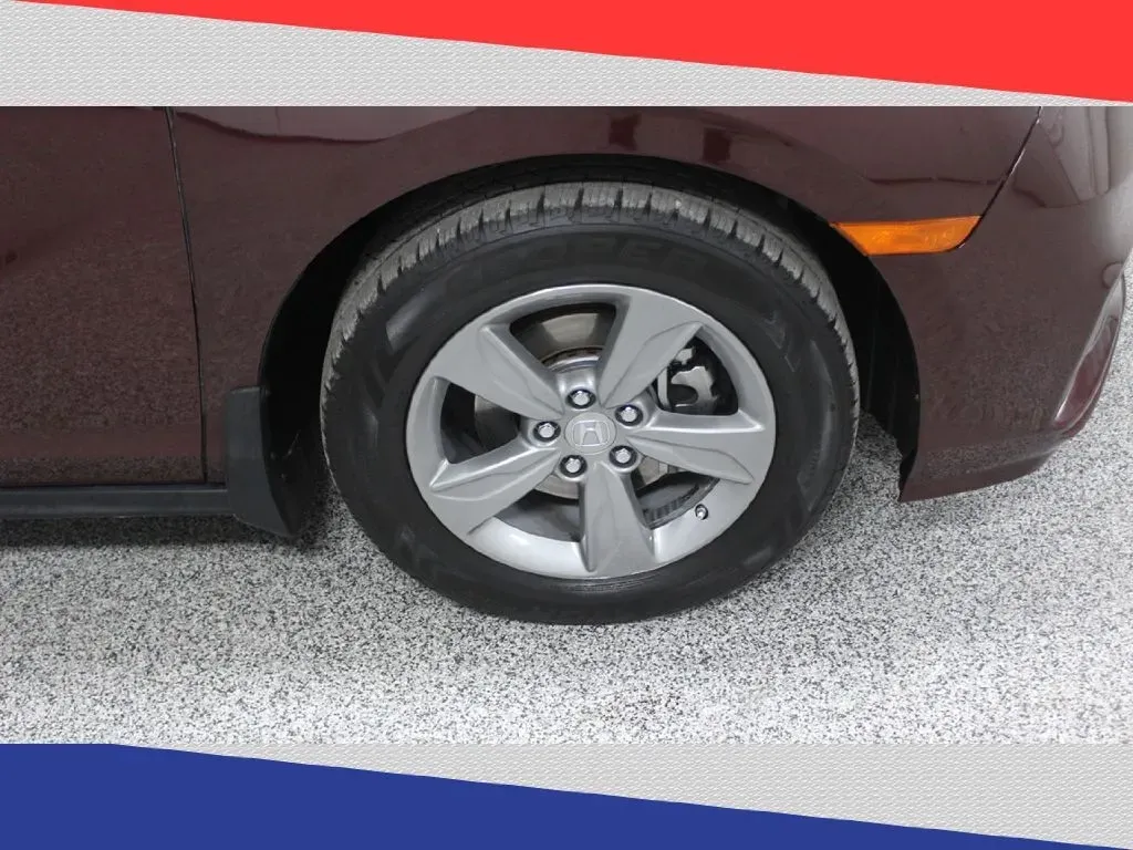 2018 Honda Odyssey EXR (5FNRL6H76JB) with an 3.5L V6 SOHC 24V engine, 6A transmission, located at 5170 N La Cholla Blvd, Tucson, AZ, 85705, (520) 989-0282, 32.228245, -111.011742 - **Discover the Ideal Family Adventure with the 2018 Honda Odyssey at Goliath Auto Sales!**<br /> <br /> Are you looking for a reliable and spacious vehicle that can comfortably accommodate your growing family while providing the ultimate convenience for your everyday adventures? Look no further than - Photo#37