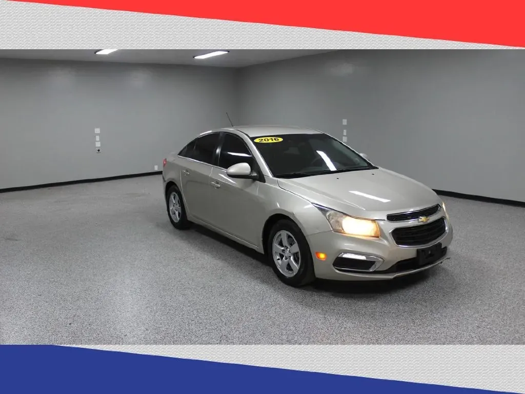 2016 Chevrolet Cruze 2LT Auto (1G1PE5SB8G7) with an 1.4L L4 DOHC 16V TURBO engine, 6-Speed Automatic transmission, located at 5170 N La Cholla Blvd, Tucson, AZ, 85705, (520) 989-0282, 32.228245, -111.011742 - Are you looking for the perfect blend of style, efficiency, and affordability for your daily commute or weekend adventures? Look no further than this vibrant 2016 Chevrolet Cruze sedan available at Goliath Auto Sales in Tucson, AZ. With its sleek design and impressive fuel economy, this pre-owned ge - Photo#0