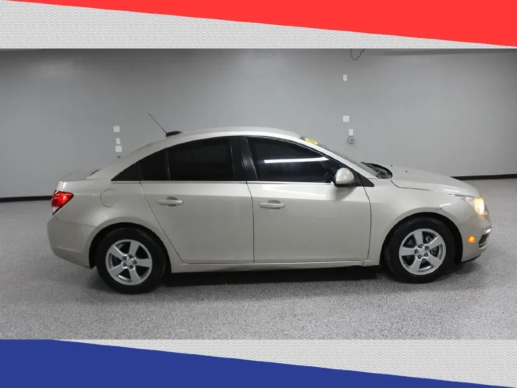 2016 Chevrolet Cruze 2LT Auto (1G1PE5SB8G7) with an 1.4L L4 DOHC 16V TURBO engine, 6-Speed Automatic transmission, located at 5170 N La Cholla Blvd, Tucson, AZ, 85705, (520) 989-0282, 32.228245, -111.011742 - Are you looking for the perfect blend of style, efficiency, and affordability for your daily commute or weekend adventures? Look no further than this vibrant 2016 Chevrolet Cruze sedan available at Goliath Auto Sales in Tucson, AZ. With its sleek design and impressive fuel economy, this pre-owned ge - Photo#1