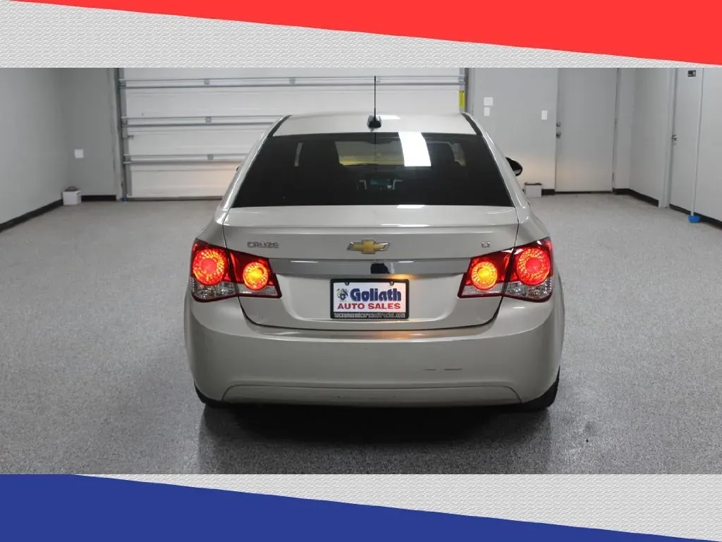 2016 Chevrolet Cruze 2LT Auto (1G1PE5SB8G7) with an 1.4L L4 DOHC 16V TURBO engine, 6-Speed Automatic transmission, located at 5170 N La Cholla Blvd, Tucson, AZ, 85705, (520) 989-0282, 32.228245, -111.011742 - Are you looking for the perfect blend of style, efficiency, and affordability for your daily commute or weekend adventures? Look no further than this vibrant 2016 Chevrolet Cruze sedan available at Goliath Auto Sales in Tucson, AZ. With its sleek design and impressive fuel economy, this pre-owned ge - Photo#3