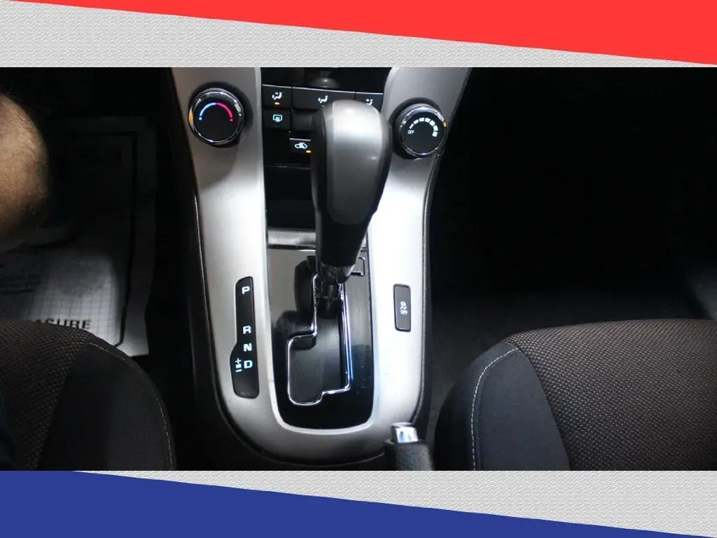 2016 Chevrolet Cruze 2LT Auto (1G1PE5SB8G7) with an 1.4L L4 DOHC 16V TURBO engine, 6-Speed Automatic transmission, located at 5170 N La Cholla Blvd, Tucson, AZ, 85705, (520) 989-0282, 32.228245, -111.011742 - Are you looking for the perfect blend of style, efficiency, and affordability for your daily commute or weekend adventures? Look no further than this vibrant 2016 Chevrolet Cruze sedan available at Goliath Auto Sales in Tucson, AZ. With its sleek design and impressive fuel economy, this pre-owned ge - Photo#9