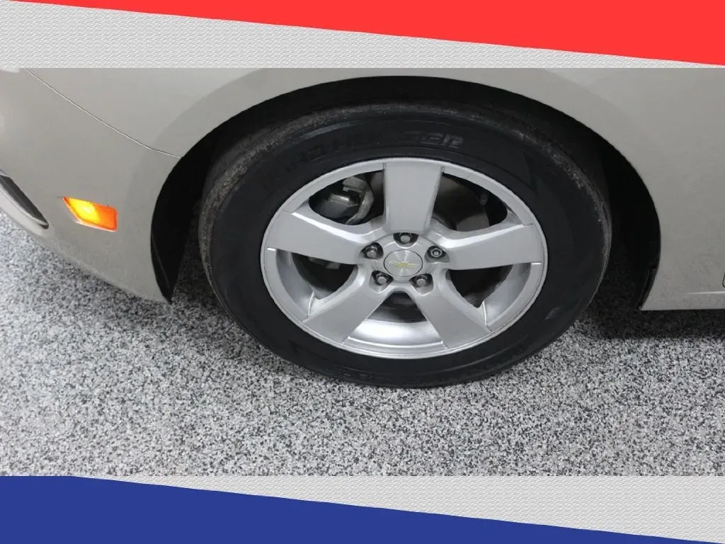 2016 Chevrolet Cruze 2LT Auto (1G1PE5SB8G7) with an 1.4L L4 DOHC 16V TURBO engine, 6-Speed Automatic transmission, located at 5170 N La Cholla Blvd, Tucson, AZ, 85705, (520) 989-0282, 32.228245, -111.011742 - Are you looking for the perfect blend of style, efficiency, and affordability for your daily commute or weekend adventures? Look no further than this vibrant 2016 Chevrolet Cruze sedan available at Goliath Auto Sales in Tucson, AZ. With its sleek design and impressive fuel economy, this pre-owned ge - Photo#31