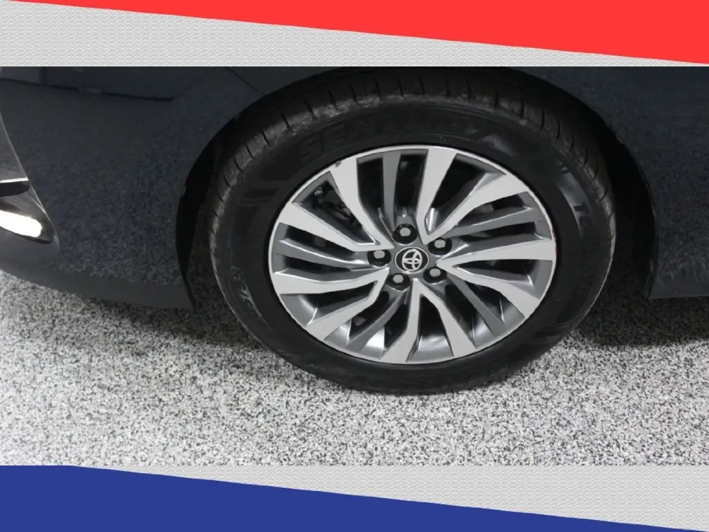 2018 Toyota Corolla SE 6M (5YFBURHE8JP) with an 1.8L L4 DOHC 16V engine, 6M transmission, located at 5170 N La Cholla Blvd, Tucson, AZ, 85705, (520) 989-0282, 32.228245, -111.011742 - Discover the perfect blend of reliability and style with the 2018 Toyota Corolla, an ideal choice for those seeking an affordable, efficient sedan that fits seamlessly into various lifestyles. Whether you're commuting to work in Tucson or planning weekend adventures through the stunning Sonoran Dese - Photo#39