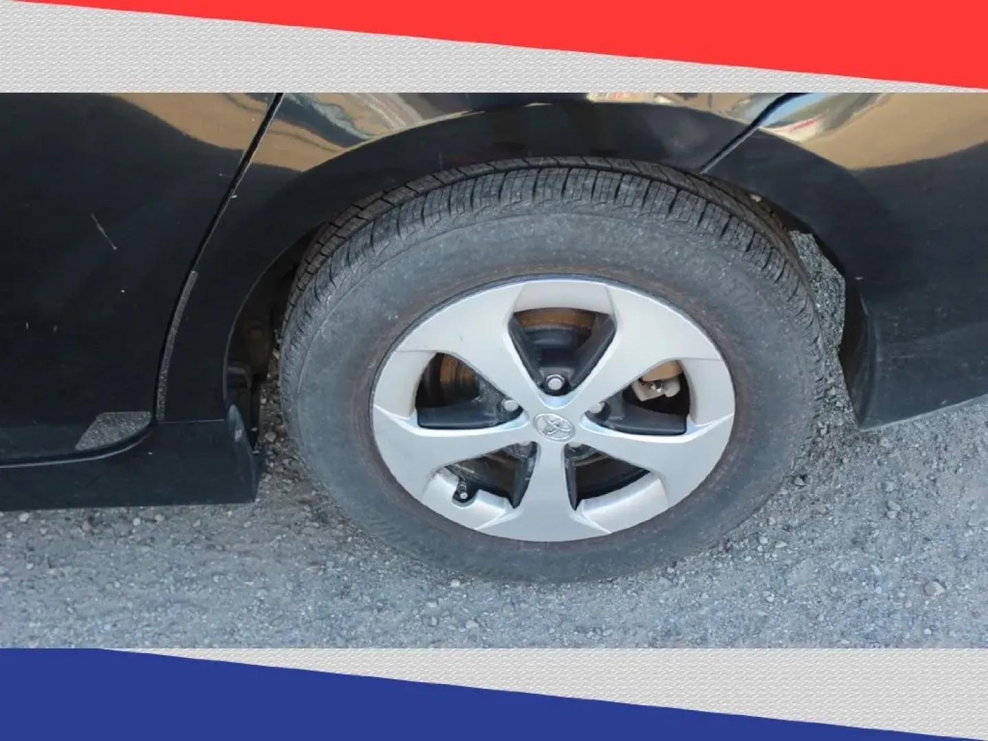 2012 Toyota Prius Prius II (JTDKN3DU1C5) with an 1.8L L4 DOHC 16V HYBRID engine, Continuously Variable Transmission transmission, located at 5170 N La Cholla Blvd, Tucson, AZ, 85705, (520) 989-0282, 32.228245, -111.011742 - **Explore the Open Road with Confidence: 2012 Toyota Prius Hatchback at Goliath Auto Sales!**<br /> <br /> Are you ready to elevate your daily commute, road trips, or family outings? The 2012 Toyota Prius is the perfect vehicle for those looking to embrace a lifestyle that values efficiency, comfort - Photo#27