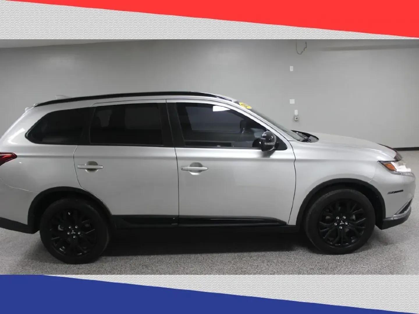 2018 Mitsubishi Outlander SEL AWD (JA4AZ3A38JZ) with an 2.4L L4 DOHC 16V engine, CVT transmission, located at 5170 N La Cholla Blvd, Tucson, AZ, 85705, (520) 989-0282, 32.228245, -111.011742 - Experience the ultimate blend of comfort, versatility, and style with this stunning 2018 Mitsubishi Outlander, now available at Goliath Auto Sales in Tucson, AZ. Whether you're a growing family in need of a spacious ride, a daily commuter looking for efficiency, or an adventurer ready for weekend ge - Photo#1
