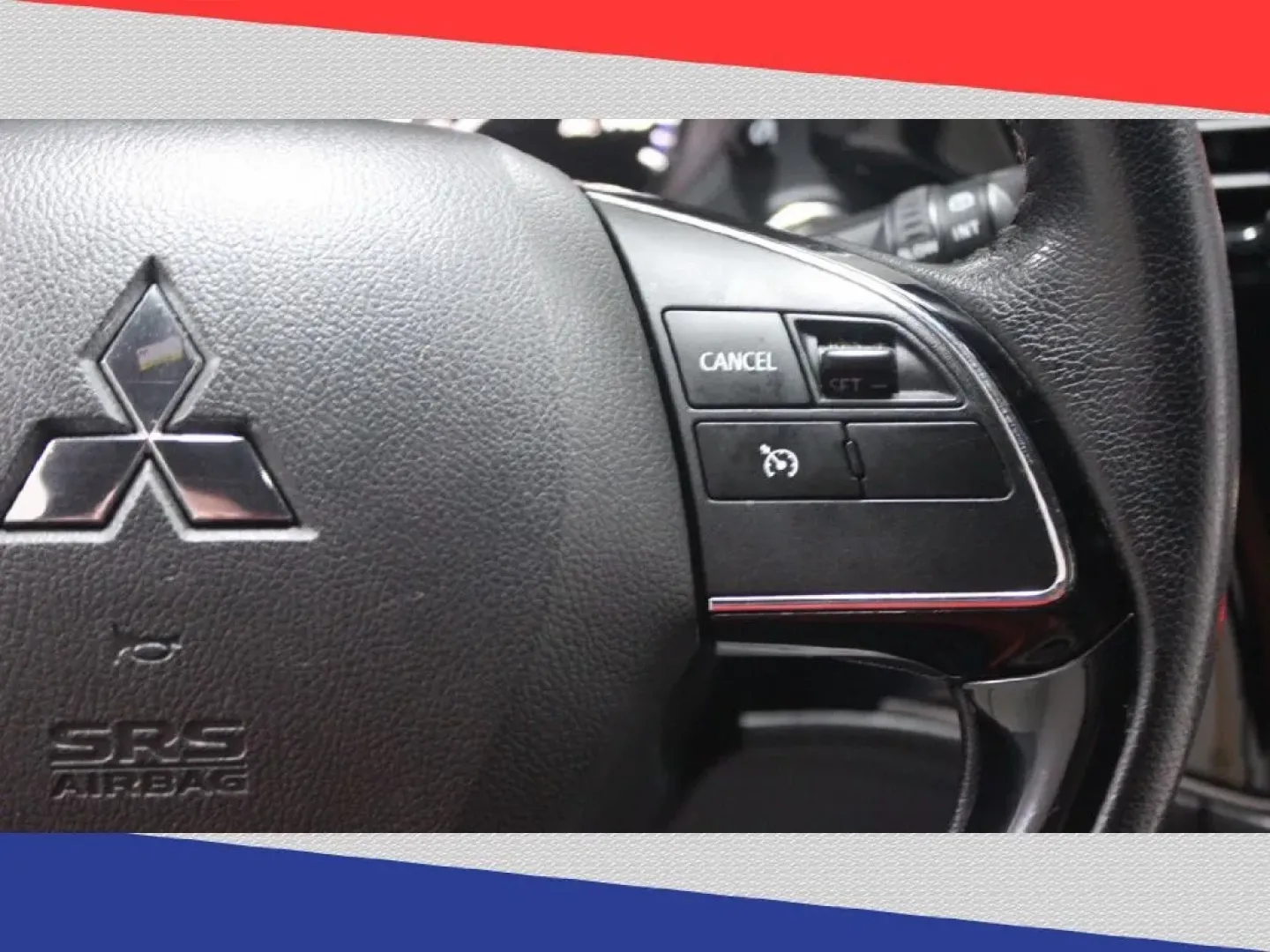 2018 Mitsubishi Outlander SEL AWD (JA4AZ3A38JZ) with an 2.4L L4 DOHC 16V engine, CVT transmission, located at 5170 N La Cholla Blvd, Tucson, AZ, 85705, (520) 989-0282, 32.228245, -111.011742 - Experience the ultimate blend of comfort, versatility, and style with this stunning 2018 Mitsubishi Outlander, now available at Goliath Auto Sales in Tucson, AZ. Whether you're a growing family in need of a spacious ride, a daily commuter looking for efficiency, or an adventurer ready for weekend ge - Photo#17