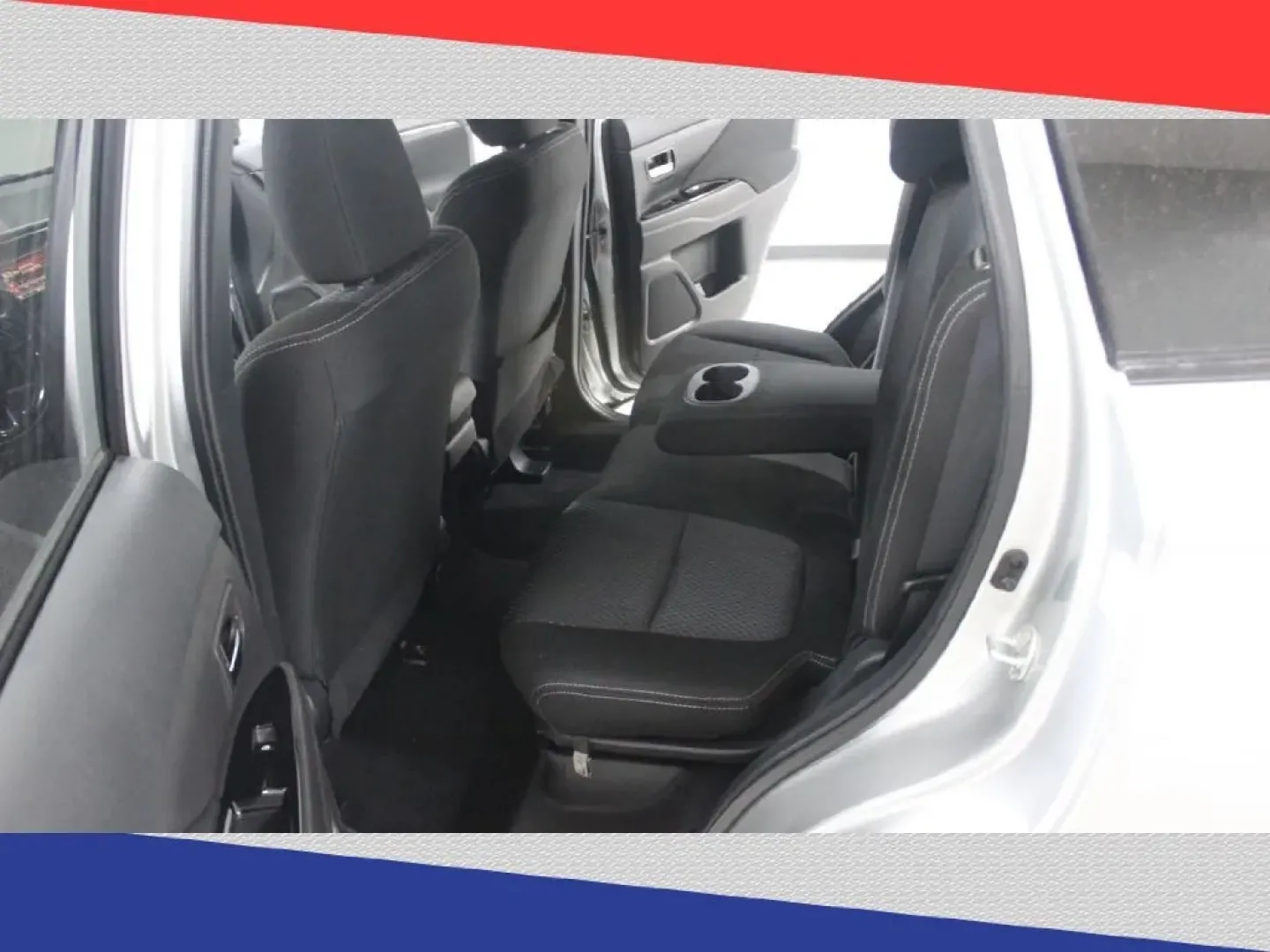 2018 Mitsubishi Outlander SEL AWD (JA4AZ3A38JZ) with an 2.4L L4 DOHC 16V engine, CVT transmission, located at 5170 N La Cholla Blvd, Tucson, AZ, 85705, (520) 989-0282, 32.228245, -111.011742 - Experience the ultimate blend of comfort, versatility, and style with this stunning 2018 Mitsubishi Outlander, now available at Goliath Auto Sales in Tucson, AZ. Whether you're a growing family in need of a spacious ride, a daily commuter looking for efficiency, or an adventurer ready for weekend ge - Photo#28
