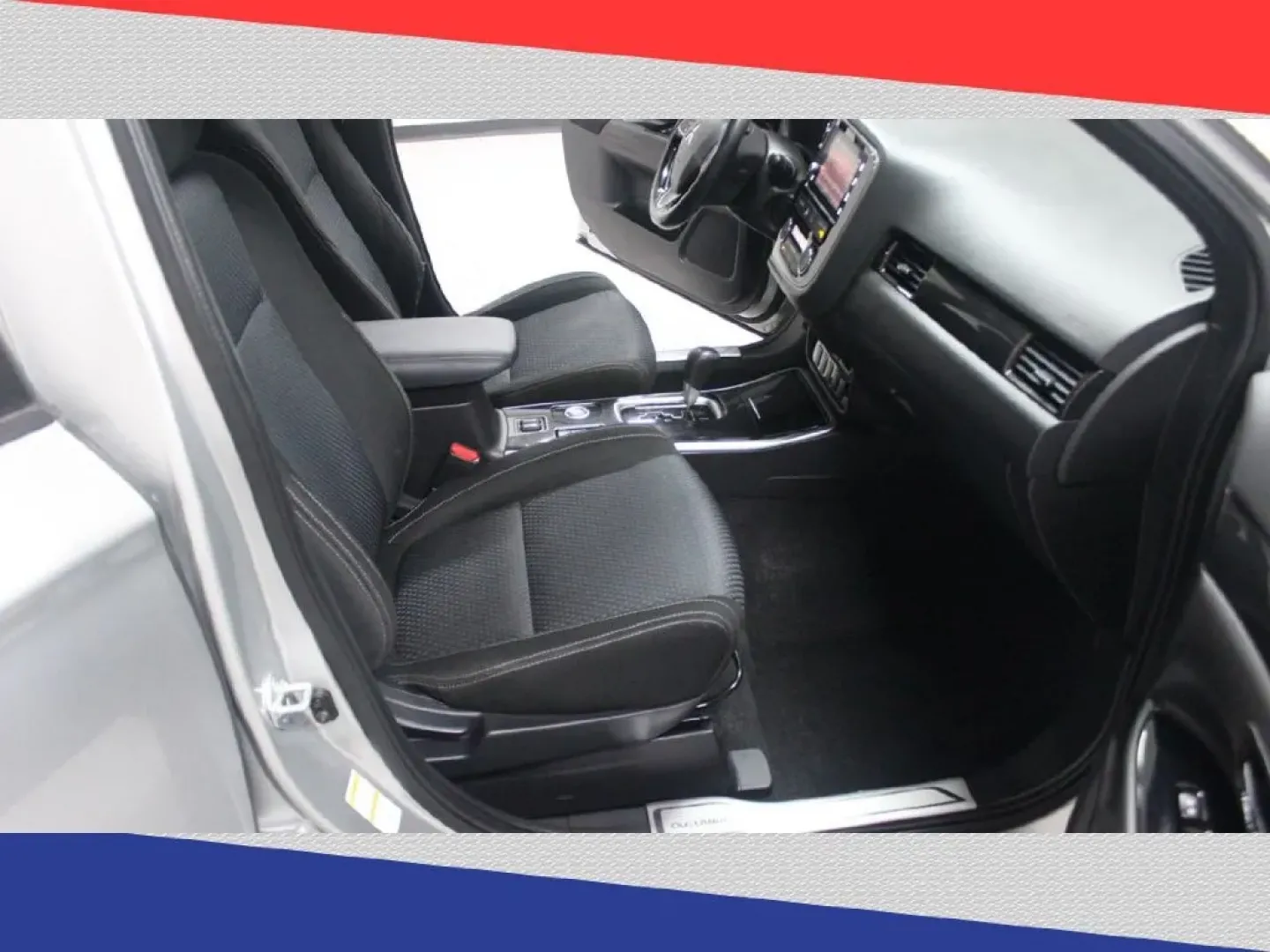 2018 Mitsubishi Outlander SEL AWD (JA4AZ3A38JZ) with an 2.4L L4 DOHC 16V engine, CVT transmission, located at 5170 N La Cholla Blvd, Tucson, AZ, 85705, (520) 989-0282, 32.228245, -111.011742 - Experience the ultimate blend of comfort, versatility, and style with this stunning 2018 Mitsubishi Outlander, now available at Goliath Auto Sales in Tucson, AZ. Whether you're a growing family in need of a spacious ride, a daily commuter looking for efficiency, or an adventurer ready for weekend ge - Photo#35