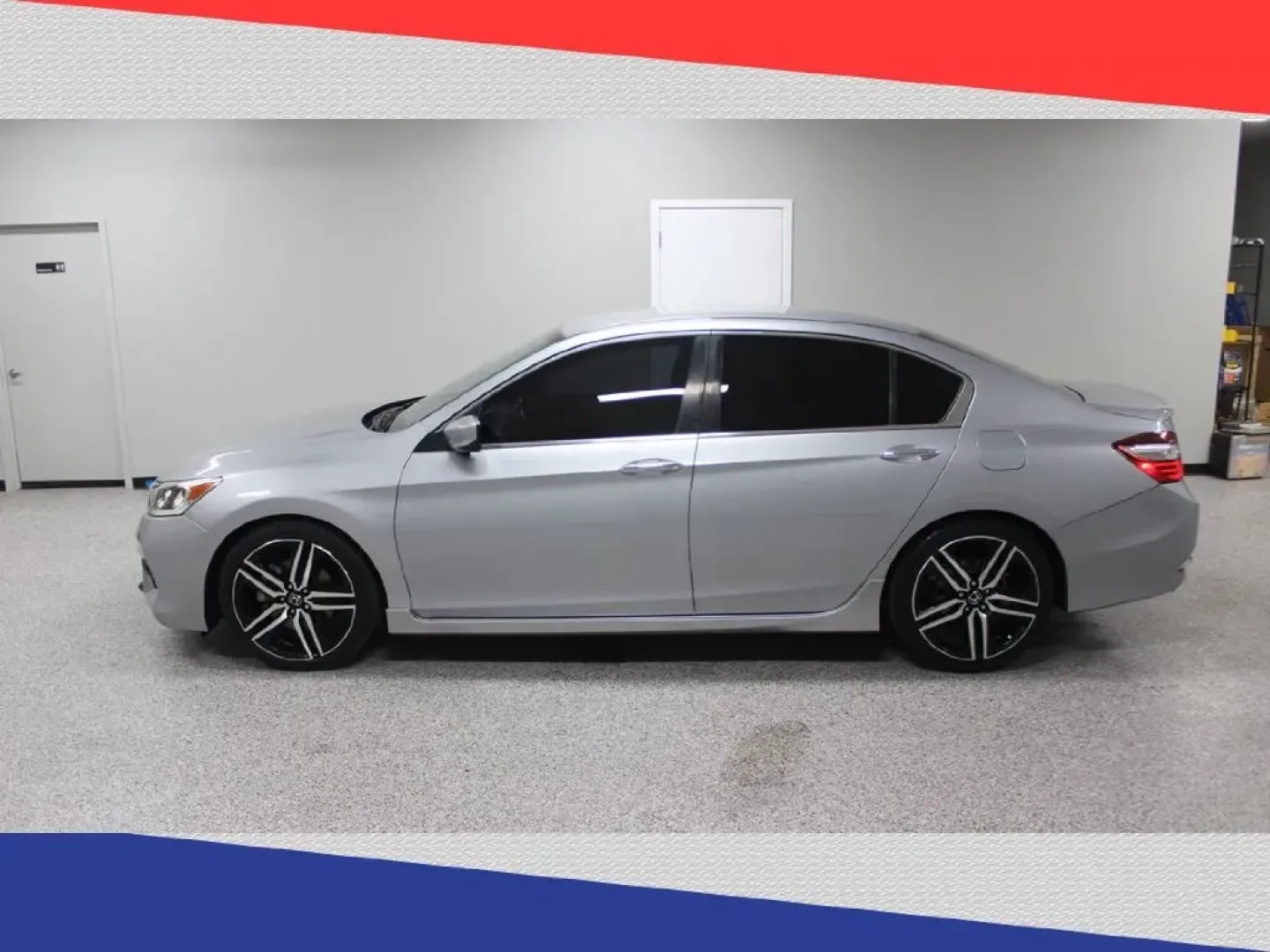 2017 Honda Accord Sport Sedan CVT (1HGCR2F59HA) with an 2.4L L4 DOHC 16V engine, CVT transmission, located at 5170 N La Cholla Blvd, Tucson, AZ, 85705, (520) 989-0282, 32.228245, -111.011742 - ### Discover Your Next Adventure with This 2017 Honda Accord at Goliath Auto Sales!<br /> <br /> Are you looking for an affordable vehicle that seamlessly fits into your family's lifestyle or enhances your daily commute? Look no further! The 2017 Honda Accord, available now at Goliath Auto Sales, is - Photo#4