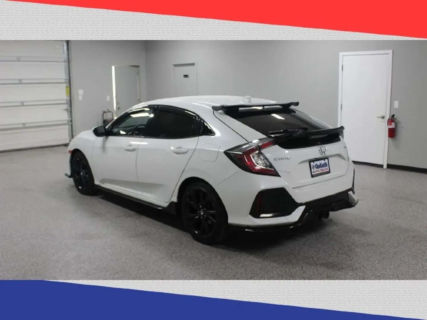 2017 Honda Civic Sport CVT (SHHFK7H48HU) with an 2.0L L4 DOHC 16V TURBO engine, CVT transmission, located at 5170 N La Cholla Blvd, Tucson, AZ, 85705, (520) 989-0282, 32.228245, -111.011742 - **Discover Your Perfect Daily Companion: 2017 Honda Civic Hatchback at Goliath Auto Sales**<br /> <br /> Are you searching for an affordable used car that blends style, efficiency, and versatility? Look no further than this **2017 Honda Civic Hatchback**, now available at **Goliath Auto Sales** in * - Photo#4