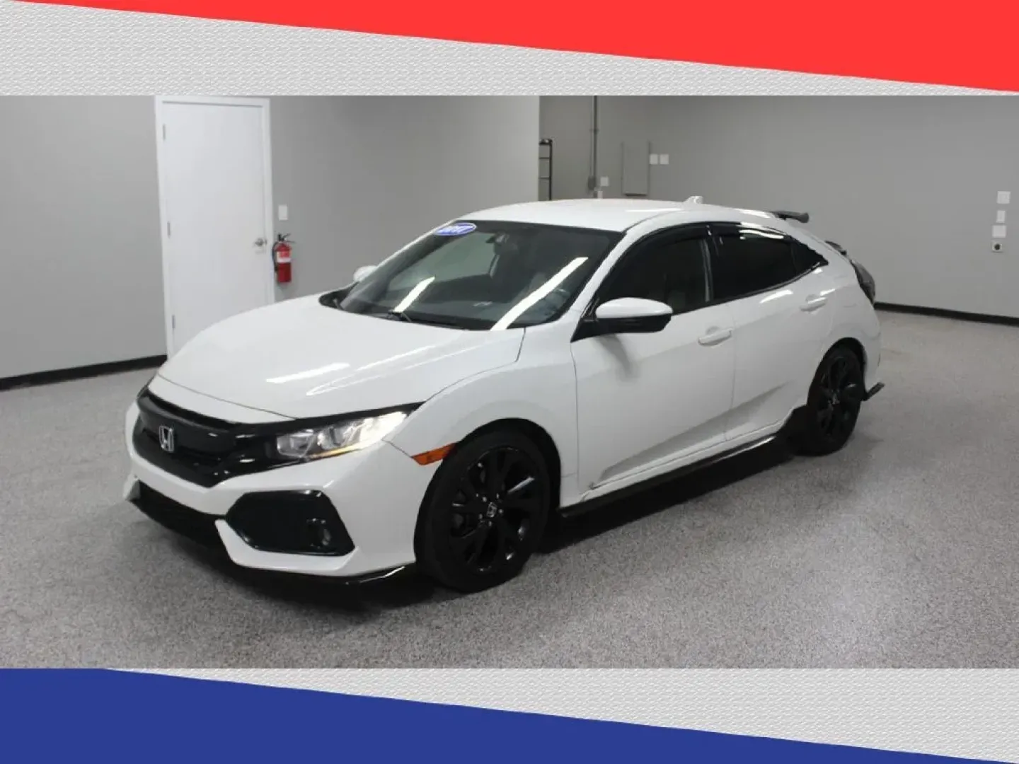 2017 Honda Civic Sport CVT (SHHFK7H48HU) with an 2.0L L4 DOHC 16V TURBO engine, CVT transmission, located at 5170 N La Cholla Blvd, Tucson, AZ, 85705, (520) 989-0282, 32.228245, -111.011742 - **Discover Your Perfect Daily Companion: 2017 Honda Civic Hatchback at Goliath Auto Sales**<br /> <br /> Are you searching for an affordable used car that blends style, efficiency, and versatility? Look no further than this **2017 Honda Civic Hatchback**, now available at **Goliath Auto Sales** in * - Photo#6