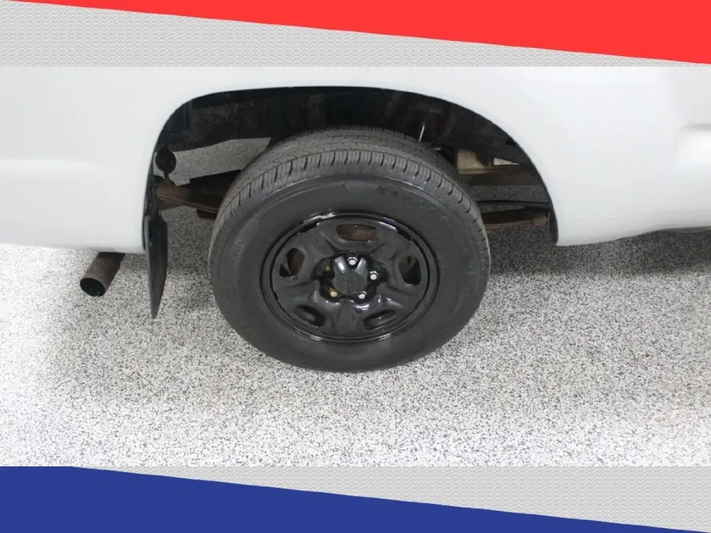 2010 Toyota Tacoma Regular Cab 2WD (5TENX4CN3AZ) with an 2.7L L4 DOHC 16V engine, 5-Speed Manual transmission, located at 5170 N La Cholla Blvd, Tucson, AZ, 85705, (520) 989-0282, 32.228245, -111.011742 - **Unleash Your Adventurous Spirit with the 2010 Toyota Tacoma at Goliath Auto Sales!**<br /> <br /> Are you ready to tackle both weekend adventures and daily commutes with ease? The 2010 Toyota Tacoma, available at Goliath Auto Sales in Tucson, AZ, is the perfect companion for those who crave reliab - Photo#34