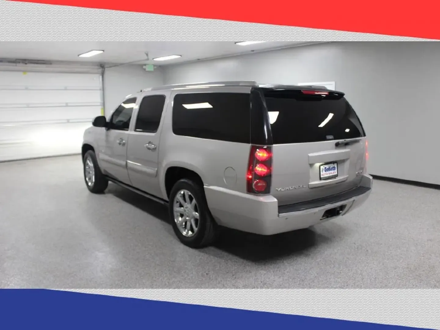2007 GMC Yukon Denali XL AWD (1GKFK66887J) with an 6.2L V8 OHV 16V engine, 4-Speed Automatic Overdrive transmission, located at 5170 N La Cholla Blvd, Tucson, AZ, 85705, (520) 989-0282, 32.228245, -111.011742 - **Adventure Awaits with this 2007 GMC Yukon Denali Perfect for Family Road Trips or Weekend Getaways!**<br /> <br /> If you're searching for a space that balances luxury with utility, look no further than this stunning 2007 GMC Yukon Denali. Perfectly crafted for families, adventurers, and anyone w - Photo#4