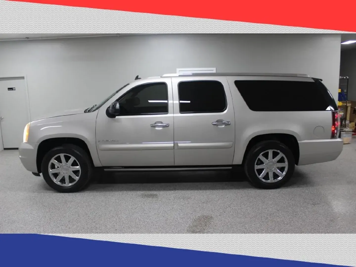 2007 GMC Yukon Denali XL AWD (1GKFK66887J) with an 6.2L V8 OHV 16V engine, 4-Speed Automatic Overdrive transmission, located at 5170 N La Cholla Blvd, Tucson, AZ, 85705, (520) 989-0282, 32.228245, -111.011742 - **Adventure Awaits with this 2007 GMC Yukon Denali Perfect for Family Road Trips or Weekend Getaways!**<br /> <br /> If you're searching for a space that balances luxury with utility, look no further than this stunning 2007 GMC Yukon Denali. Perfectly crafted for families, adventurers, and anyone w - Photo#5