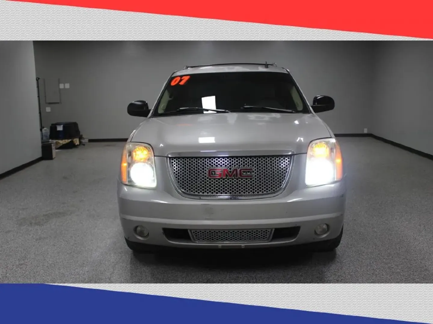 2007 GMC Yukon Denali XL AWD (1GKFK66887J) with an 6.2L V8 OHV 16V engine, 4-Speed Automatic Overdrive transmission, located at 5170 N La Cholla Blvd, Tucson, AZ, 85705, (520) 989-0282, 32.228245, -111.011742 - **Adventure Awaits with this 2007 GMC Yukon Denali Perfect for Family Road Trips or Weekend Getaways!**<br /> <br /> If you're searching for a space that balances luxury with utility, look no further than this stunning 2007 GMC Yukon Denali. Perfectly crafted for families, adventurers, and anyone w - Photo#7