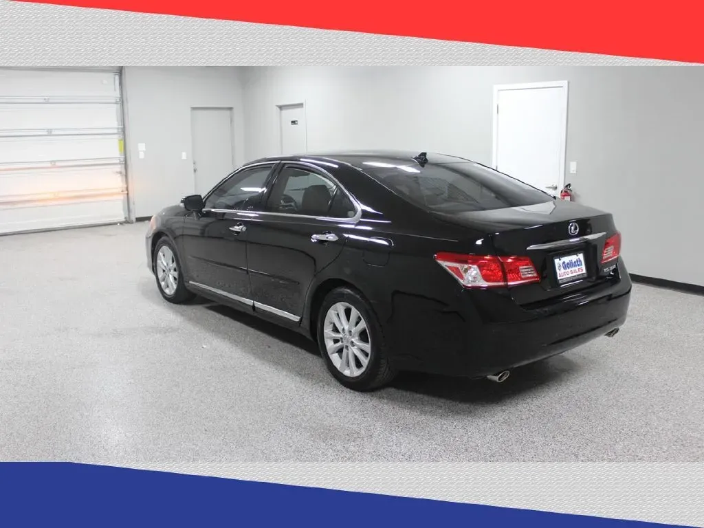 2011 Lexus ES 350 Sedan (JTHBK1EGXB2) with an 3.5L V6 DOHC 24V engine, 6-Speed Automatic transmission, located at 5170 N La Cholla Blvd, Tucson, AZ, 85705, (520) 989-0282, 32.228245, -111.011742 - **Elevate Your Daily Drive with the 2011 Lexus ES 350: Comfort and Performance Awaits!**<br /> <br /> Are you in search of a refined vehicle that seamlessly blends comfort and performance for your daily commutes or weekend getaways? Look no further than the stunning 2011 Lexus ES 350 available at Go - Photo#3