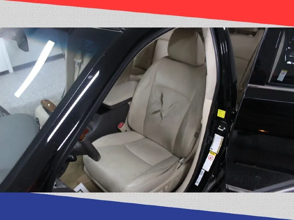 2011 Lexus ES 350 Sedan (JTHBK1EGXB2) with an 3.5L V6 DOHC 24V engine, 6-Speed Automatic transmission, located at 5170 N La Cholla Blvd, Tucson, AZ, 85705, (520) 989-0282, 32.228245, -111.011742 - **Elevate Your Daily Drive with the 2011 Lexus ES 350: Comfort and Performance Awaits!**<br /> <br /> Are you in search of a refined vehicle that seamlessly blends comfort and performance for your daily commutes or weekend getaways? Look no further than the stunning 2011 Lexus ES 350 available at Go - Photo#11