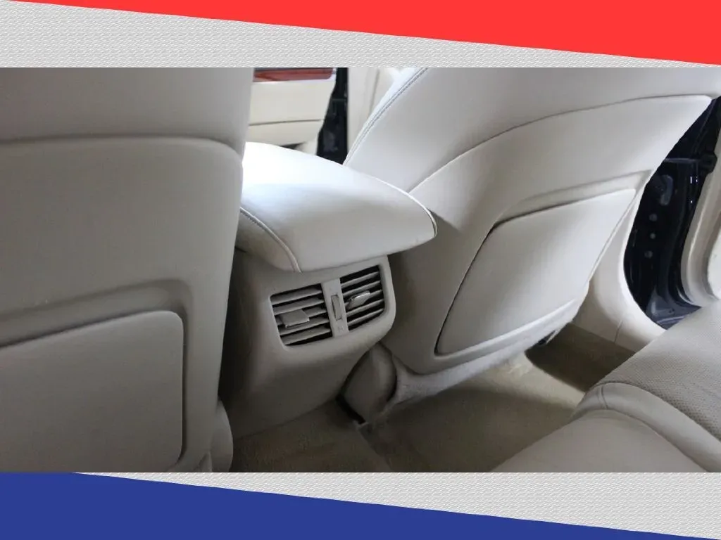 2011 Lexus ES 350 Sedan (JTHBK1EGXB2) with an 3.5L V6 DOHC 24V engine, 6-Speed Automatic transmission, located at 5170 N La Cholla Blvd, Tucson, AZ, 85705, (520) 989-0282, 32.228245, -111.011742 - **Elevate Your Daily Drive with the 2011 Lexus ES 350: Comfort and Performance Awaits!**<br /> <br /> Are you in search of a refined vehicle that seamlessly blends comfort and performance for your daily commutes or weekend getaways? Look no further than the stunning 2011 Lexus ES 350 available at Go - Photo#25