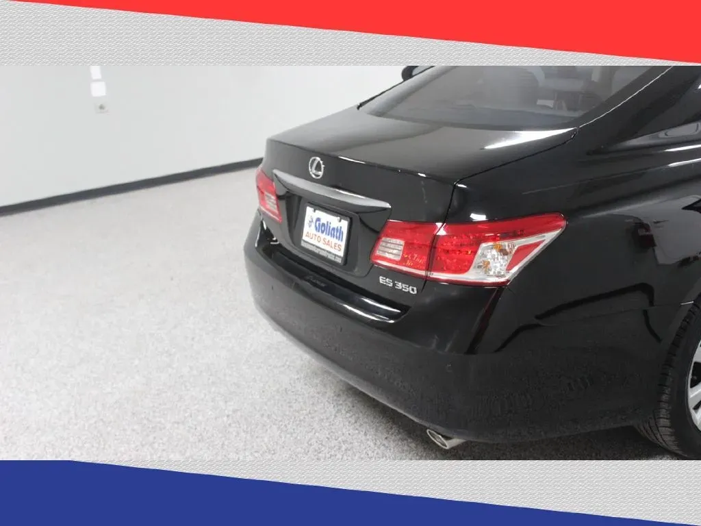 2011 Lexus ES 350 Sedan (JTHBK1EGXB2) with an 3.5L V6 DOHC 24V engine, 6-Speed Automatic transmission, located at 5170 N La Cholla Blvd, Tucson, AZ, 85705, (520) 989-0282, 32.228245, -111.011742 - **Elevate Your Daily Drive with the 2011 Lexus ES 350: Comfort and Performance Awaits!**<br /> <br /> Are you in search of a refined vehicle that seamlessly blends comfort and performance for your daily commutes or weekend getaways? Look no further than the stunning 2011 Lexus ES 350 available at Go - Photo#27