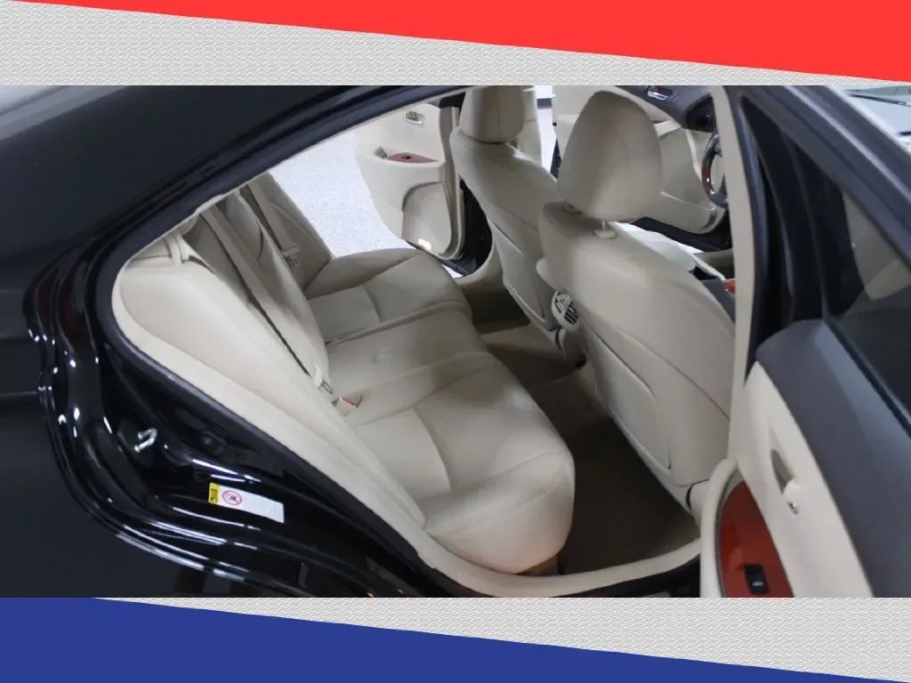 2011 Lexus ES 350 Sedan (JTHBK1EGXB2) with an 3.5L V6 DOHC 24V engine, 6-Speed Automatic transmission, located at 5170 N La Cholla Blvd, Tucson, AZ, 85705, (520) 989-0282, 32.228245, -111.011742 - **Elevate Your Daily Drive with the 2011 Lexus ES 350: Comfort and Performance Awaits!**<br /> <br /> Are you in search of a refined vehicle that seamlessly blends comfort and performance for your daily commutes or weekend getaways? Look no further than the stunning 2011 Lexus ES 350 available at Go - Photo#28