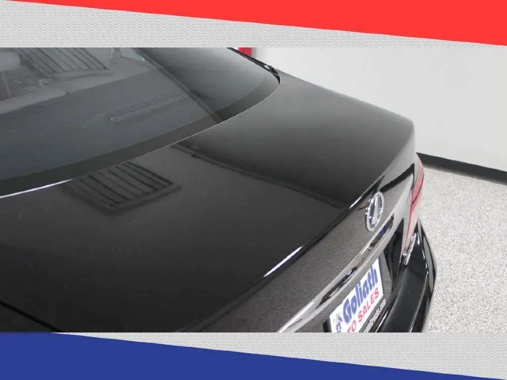 2011 Lexus ES 350 Sedan (JTHBK1EGXB2) with an 3.5L V6 DOHC 24V engine, 6-Speed Automatic transmission, located at 5170 N La Cholla Blvd, Tucson, AZ, 85705, (520) 989-0282, 32.228245, -111.011742 - **Elevate Your Daily Drive with the 2011 Lexus ES 350: Comfort and Performance Awaits!**<br /> <br /> Are you in search of a refined vehicle that seamlessly blends comfort and performance for your daily commutes or weekend getaways? Look no further than the stunning 2011 Lexus ES 350 available at Go - Photo#34