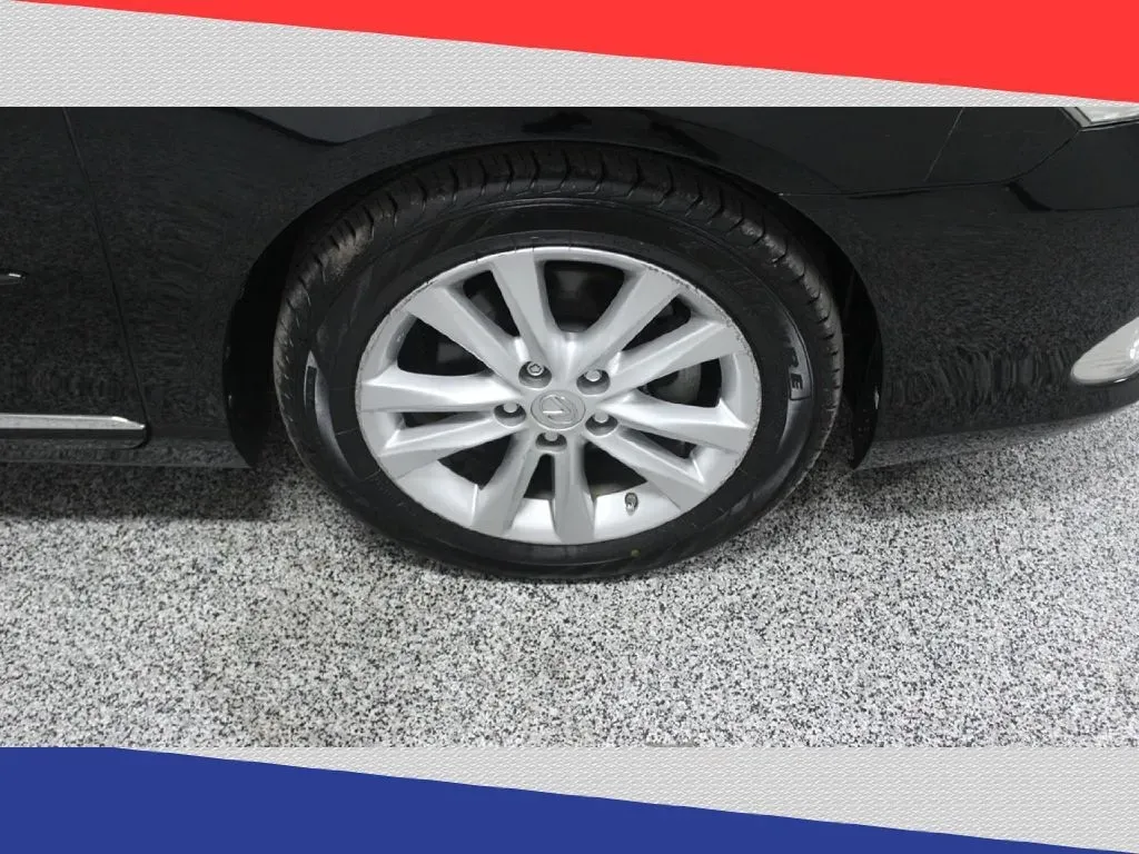 2011 Lexus ES 350 Sedan (JTHBK1EGXB2) with an 3.5L V6 DOHC 24V engine, 6-Speed Automatic transmission, located at 5170 N La Cholla Blvd, Tucson, AZ, 85705, (520) 989-0282, 32.228245, -111.011742 - **Elevate Your Daily Drive with the 2011 Lexus ES 350: Comfort and Performance Awaits!**<br /> <br /> Are you in search of a refined vehicle that seamlessly blends comfort and performance for your daily commutes or weekend getaways? Look no further than the stunning 2011 Lexus ES 350 available at Go - Photo#37