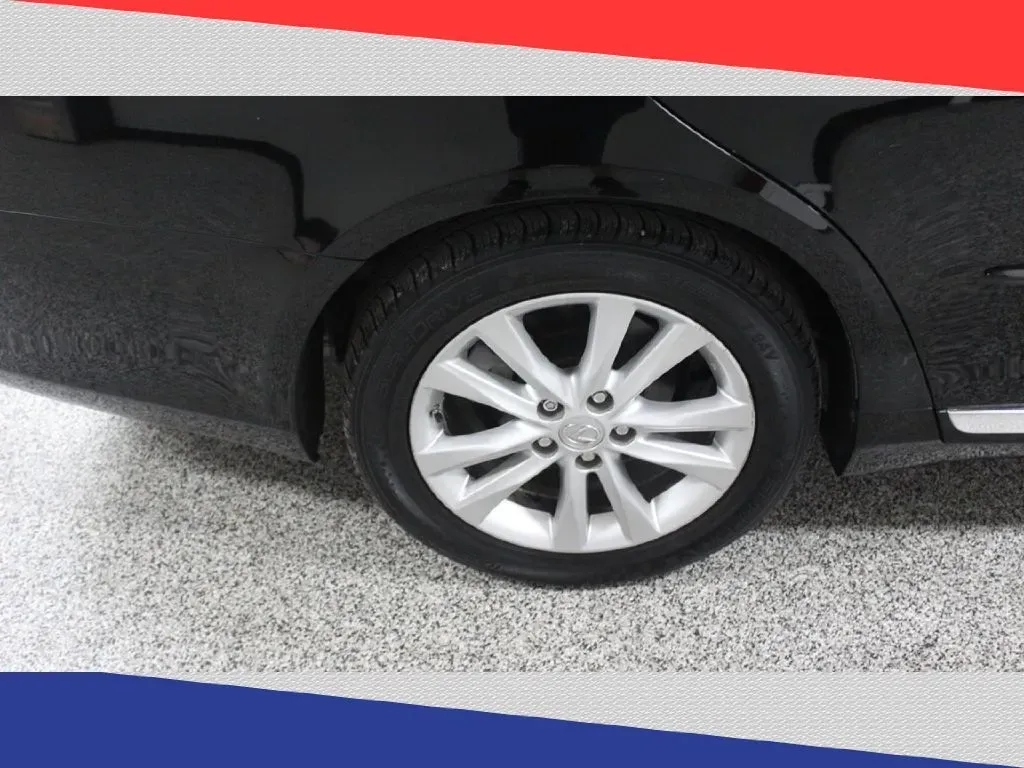 2011 Lexus ES 350 Sedan (JTHBK1EGXB2) with an 3.5L V6 DOHC 24V engine, 6-Speed Automatic transmission, located at 5170 N La Cholla Blvd, Tucson, AZ, 85705, (520) 989-0282, 32.228245, -111.011742 - **Elevate Your Daily Drive with the 2011 Lexus ES 350: Comfort and Performance Awaits!**<br /> <br /> Are you in search of a refined vehicle that seamlessly blends comfort and performance for your daily commutes or weekend getaways? Look no further than the stunning 2011 Lexus ES 350 available at Go - Photo#38