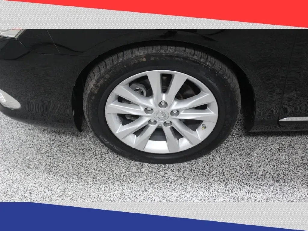 2011 Lexus ES 350 Sedan (JTHBK1EGXB2) with an 3.5L V6 DOHC 24V engine, 6-Speed Automatic transmission, located at 5170 N La Cholla Blvd, Tucson, AZ, 85705, (520) 989-0282, 32.228245, -111.011742 - **Elevate Your Daily Drive with the 2011 Lexus ES 350: Comfort and Performance Awaits!**<br /> <br /> Are you in search of a refined vehicle that seamlessly blends comfort and performance for your daily commutes or weekend getaways? Look no further than the stunning 2011 Lexus ES 350 available at Go - Photo#40