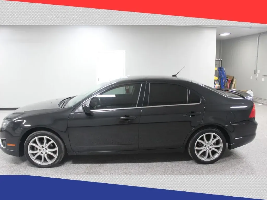 2012 Ford Fusion SE (3FAHP0HG3CR) with an 3.0L V6 DOHC 24V engine, Automatic transmission, located at 5170 N La Cholla Blvd, Tucson, AZ, 85705, (520) 989-0282, 32.228245, -111.011742 - **Experience the Perfect Blend of Style and Comfort with the 2012 Ford Fusion at Goliath Auto Sales!**<br /> <br /> Are you in search of a quality pre-owned vehicle that perfectly complements your busy lifestyle? Look no further than this stunning 2012 Ford Fusion, available now at Goliath Auto Sale - Photo#5