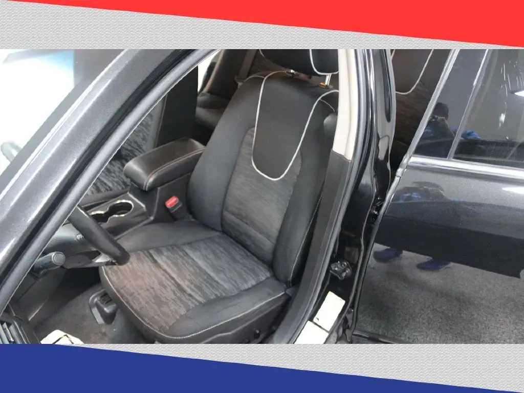 2012 Ford Fusion SE (3FAHP0HG3CR) with an 3.0L V6 DOHC 24V engine, Automatic transmission, located at 5170 N La Cholla Blvd, Tucson, AZ, 85705, (520) 989-0282, 32.228245, -111.011742 - **Experience the Perfect Blend of Style and Comfort with the 2012 Ford Fusion at Goliath Auto Sales!**<br /> <br /> Are you in search of a quality pre-owned vehicle that perfectly complements your busy lifestyle? Look no further than this stunning 2012 Ford Fusion, available now at Goliath Auto Sale - Photo#11