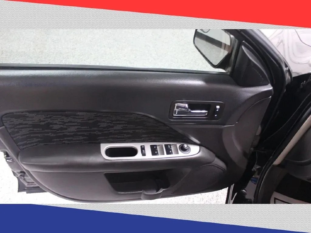 2012 Ford Fusion SE (3FAHP0HG3CR) with an 3.0L V6 DOHC 24V engine, Automatic transmission, located at 5170 N La Cholla Blvd, Tucson, AZ, 85705, (520) 989-0282, 32.228245, -111.011742 - **Experience the Perfect Blend of Style and Comfort with the 2012 Ford Fusion at Goliath Auto Sales!**<br /> <br /> Are you in search of a quality pre-owned vehicle that perfectly complements your busy lifestyle? Look no further than this stunning 2012 Ford Fusion, available now at Goliath Auto Sale - Photo#12