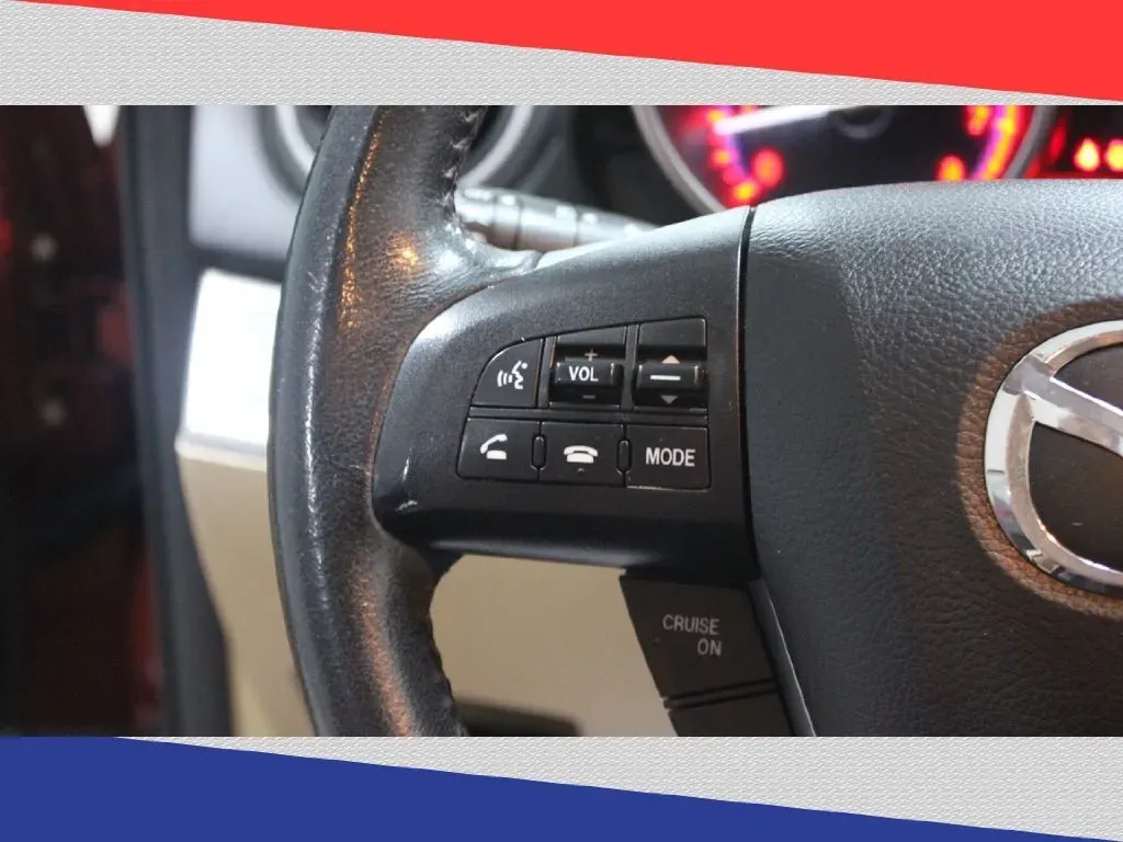 2011 Mazda MAZDA3 s Sport 5-Door (JM1BL1K6XB1) with an 2.5L L4 DOHC 16V engine, Automatic transmission, located at 5170 N La Cholla Blvd, Tucson, AZ, 85705, (520) 989-0282, 32.228245, -111.011742 - Explore the open road and elevate your driving experience with this exceptional 2011 Mazda MAZDA3 hatchback, now available at Goliath Auto Sales in Tucson, AZ. Perfect for urban commuters and weekend adventurers alike, this reliable and stylish hatchback combines impressive fuel efficiency with vers - Photo#14