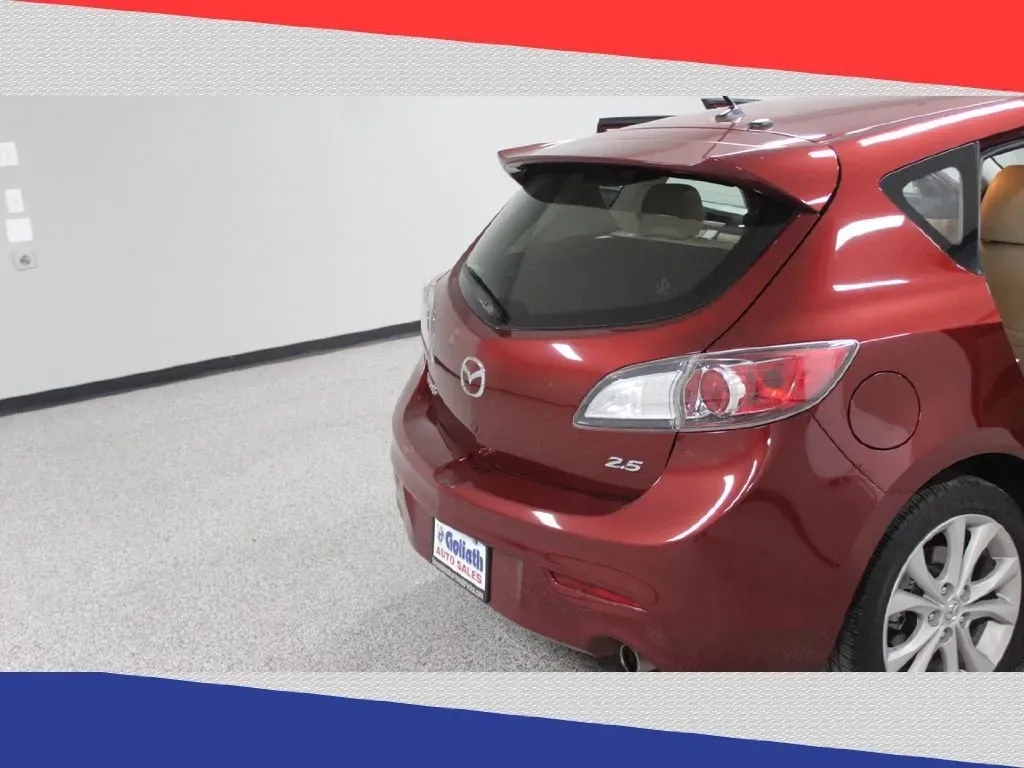 2011 Mazda MAZDA3 s Sport 5-Door (JM1BL1K6XB1) with an 2.5L L4 DOHC 16V engine, Automatic transmission, located at 5170 N La Cholla Blvd, Tucson, AZ, 85705, (520) 989-0282, 32.228245, -111.011742 - Explore the open road and elevate your driving experience with this exceptional 2011 Mazda MAZDA3 hatchback, now available at Goliath Auto Sales in Tucson, AZ. Perfect for urban commuters and weekend adventurers alike, this reliable and stylish hatchback combines impressive fuel efficiency with vers - Photo#27