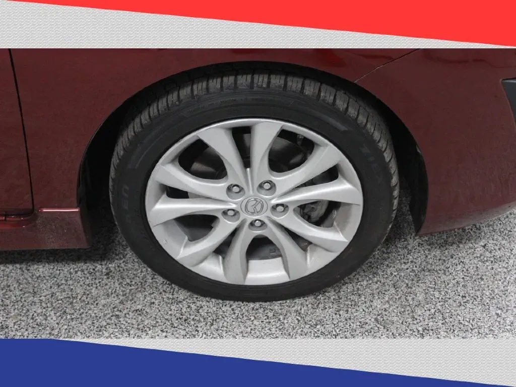 2011 Mazda MAZDA3 s Sport 5-Door (JM1BL1K6XB1) with an 2.5L L4 DOHC 16V engine, Automatic transmission, located at 5170 N La Cholla Blvd, Tucson, AZ, 85705, (520) 989-0282, 32.228245, -111.011742 - Explore the open road and elevate your driving experience with this exceptional 2011 Mazda MAZDA3 hatchback, now available at Goliath Auto Sales in Tucson, AZ. Perfect for urban commuters and weekend adventurers alike, this reliable and stylish hatchback combines impressive fuel efficiency with vers - Photo#32