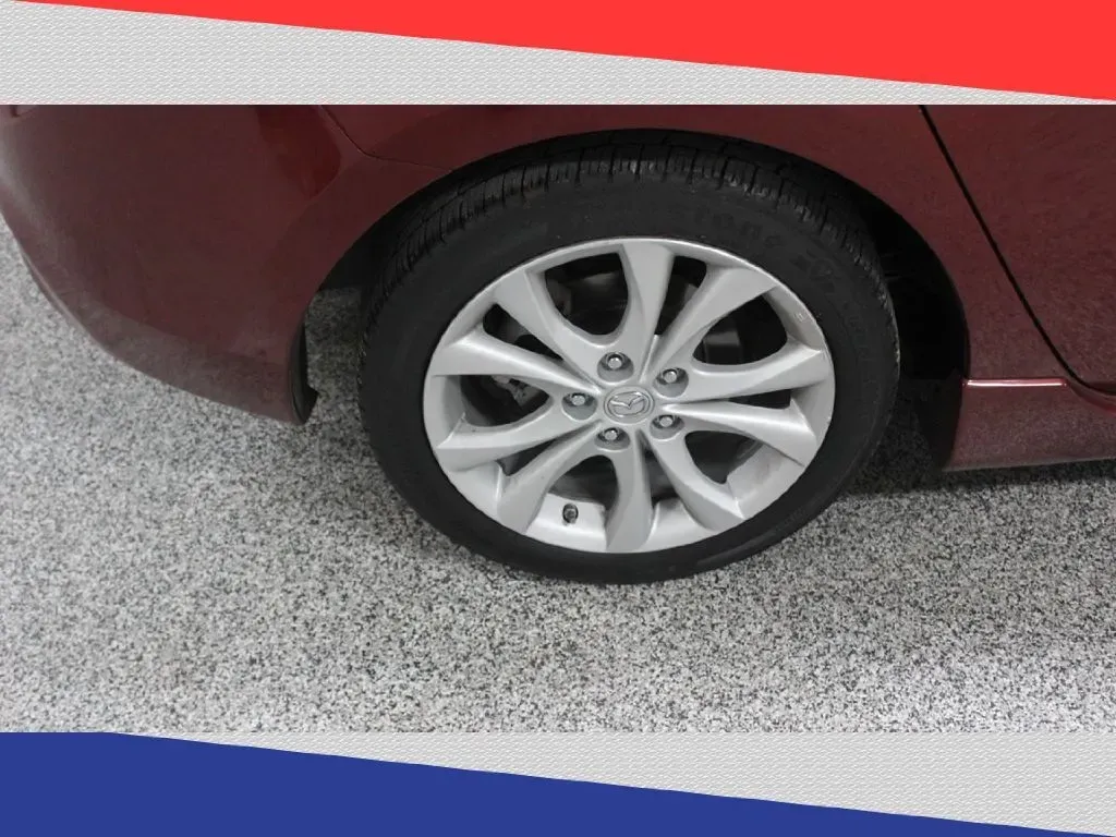 2011 Mazda MAZDA3 s Sport 5-Door (JM1BL1K6XB1) with an 2.5L L4 DOHC 16V engine, Automatic transmission, located at 5170 N La Cholla Blvd, Tucson, AZ, 85705, (520) 989-0282, 32.228245, -111.011742 - Explore the open road and elevate your driving experience with this exceptional 2011 Mazda MAZDA3 hatchback, now available at Goliath Auto Sales in Tucson, AZ. Perfect for urban commuters and weekend adventurers alike, this reliable and stylish hatchback combines impressive fuel efficiency with vers - Photo#33