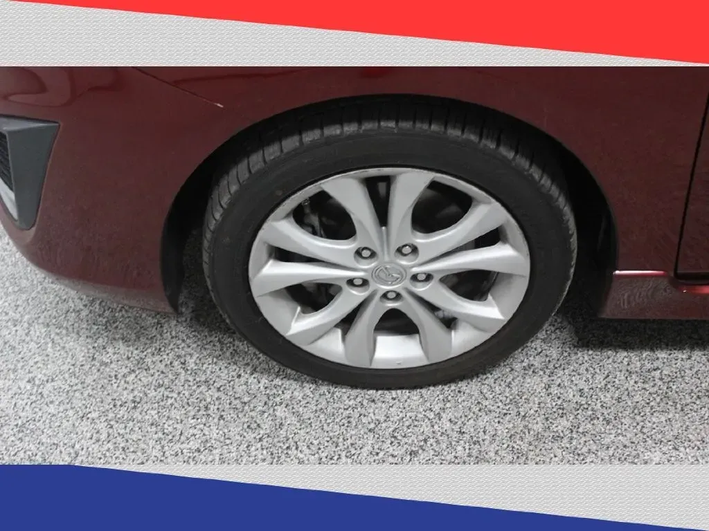 2011 Mazda MAZDA3 s Sport 5-Door (JM1BL1K6XB1) with an 2.5L L4 DOHC 16V engine, Automatic transmission, located at 5170 N La Cholla Blvd, Tucson, AZ, 85705, (520) 989-0282, 32.228245, -111.011742 - Explore the open road and elevate your driving experience with this exceptional 2011 Mazda MAZDA3 hatchback, now available at Goliath Auto Sales in Tucson, AZ. Perfect for urban commuters and weekend adventurers alike, this reliable and stylish hatchback combines impressive fuel efficiency with vers - Photo#35