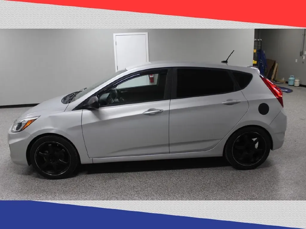 2016 Hyundai Accent SE 5-Door 6A (KMHCT5AE1GU) with an 1.6L L4 DOHC 16V engine, 6A transmission, located at 5170 N La Cholla Blvd, Tucson, AZ, 85705, (520) 989-0282, 32.228245, -111.011742 - Are you ready to elevate your daily commute or embark on weekend adventures? The 2016 Hyundai Accent Hatchback is the perfect blend of style, efficiency, and practicality, making it an ideal choice for budget-conscious buyers and growing families alike. With impressive fuel efficiency and a spacious - Photo#5